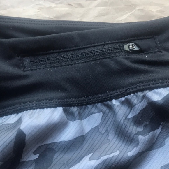 NWT Nike women running shorts L Gray/Black - Picture 5 of 5